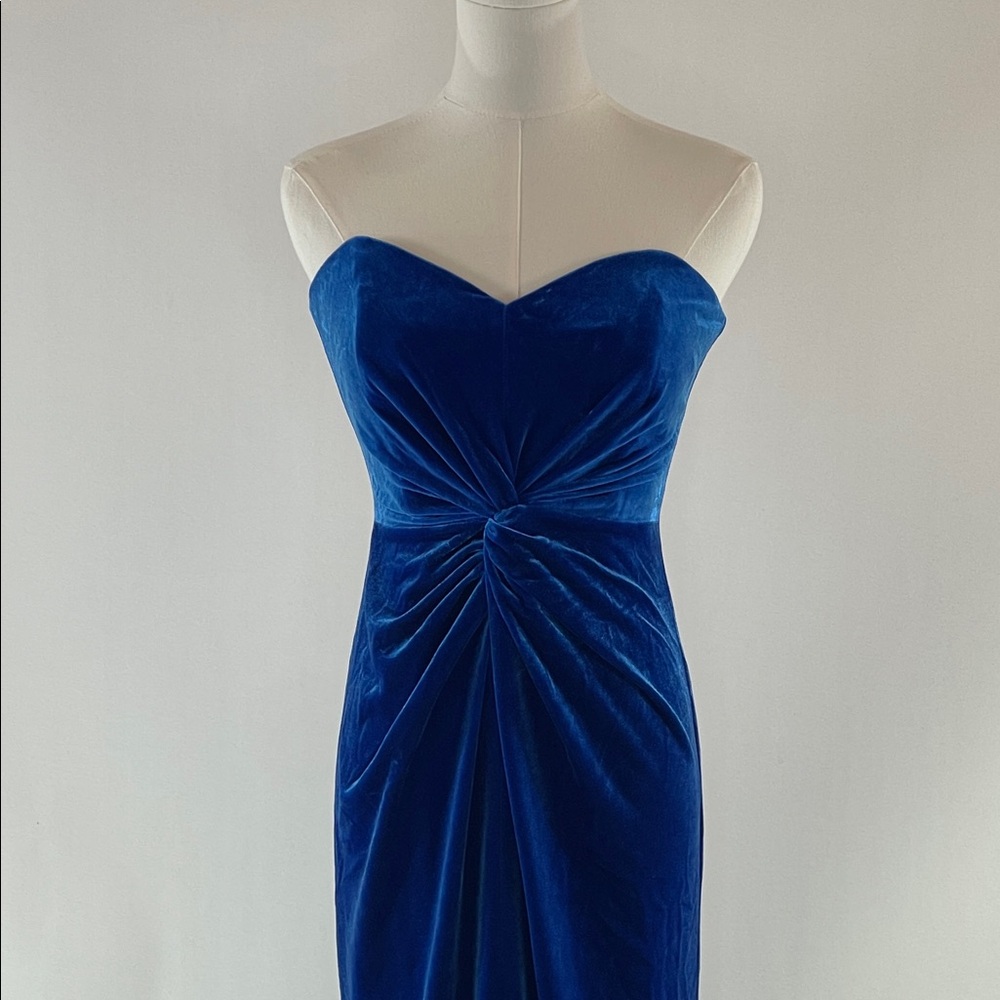 Liv Foster Velvet Strapless Gown, 4 - Picture 8 of 17